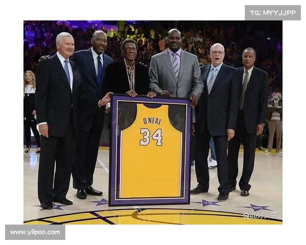 NBA经典球衣回顾与传奇故事解析 展现赛场背后的历史与情感 NBA经典球衣回顾与传奇故事解析 展现赛场背后的历史与情感