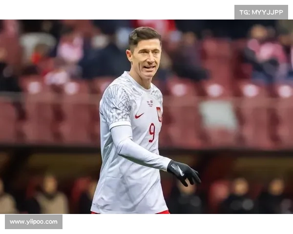 波兰前国脚建议莱万继续担任队长 不必再为此争论 波兰前国脚建议莱万继续担任队长 不必再为此争论